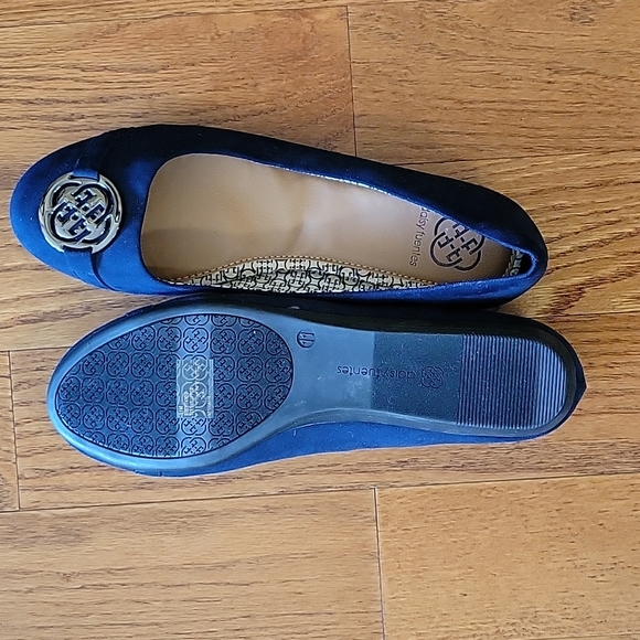 Shoes - Picture 2 of 2